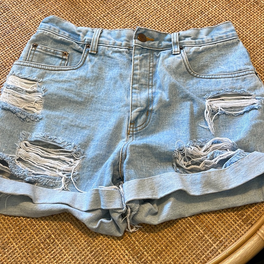 Vintage high wasted denim shorts
